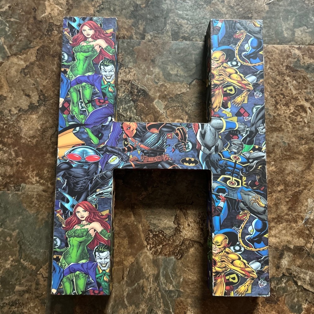 POP Creations DC Comics Justice League Letter H Wall Decor 8 X 10 in
